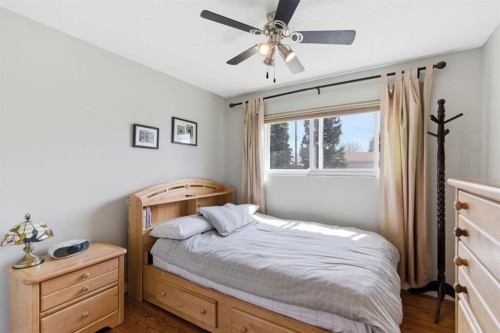 5012 Valiant Drive Nw, Calgary, AB - Indoor Photo Showing Bedroom