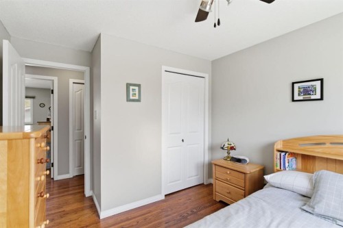 5012 Valiant Drive Nw, Calgary, AB - Indoor Photo Showing Bedroom
