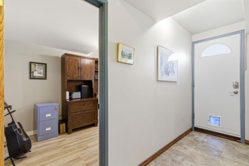 5012 Valiant Drive Nw, Calgary, AB - Indoor Photo Showing Other Room