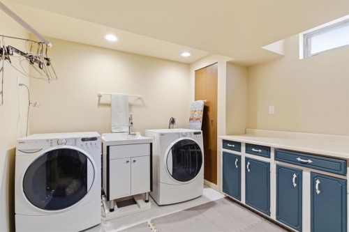 5012 Valiant Drive Nw, Calgary, AB - Indoor Photo Showing Laundry Room