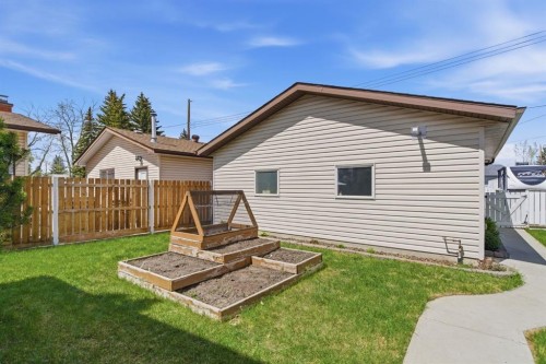 5012 Valiant Drive Nw, Calgary, AB - Outdoor