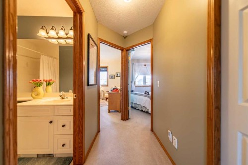 76 Sunset Crescent, Okotoks, AB - Indoor Photo Showing Other Room