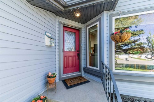 76 Sunset Crescent, Okotoks, AB - Outdoor With Exterior