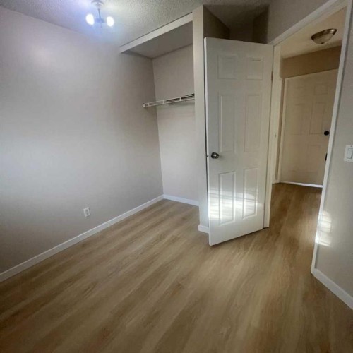 140 Martindale Boulevard Ne, Calgary, AB - Indoor Photo Showing Other Room