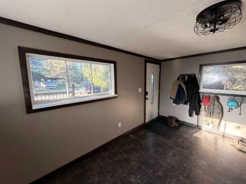 987 1 Avenue, Sundre, AB - Indoor Photo Showing Other Room