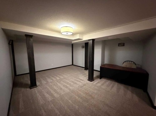 987 1 Avenue, Sundre, AB - Indoor Photo Showing Other Room