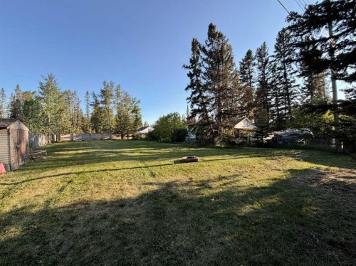 987 1 Avenue, Sundre, AB - Outdoor