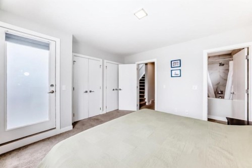 67 30 Avenue Sw, Calgary, AB - Indoor Photo Showing Bedroom
