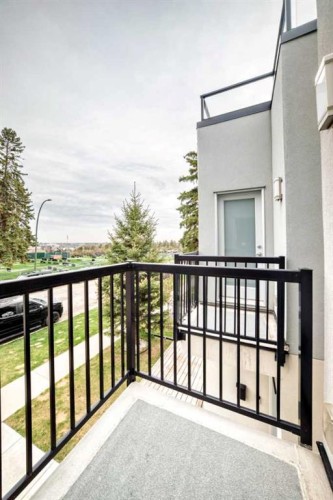 67 30 Avenue Sw, Calgary, AB - Outdoor With Balcony With Exterior