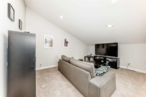 67 30 Avenue Sw, Calgary, AB - Indoor Photo Showing Other Room