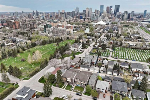 67 30 Avenue Sw, Calgary, AB - Outdoor With View