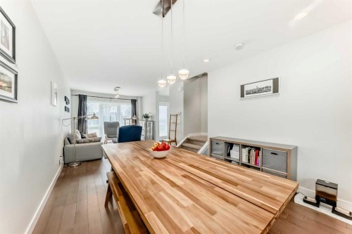 67 30 Avenue Sw, Calgary, AB - Indoor