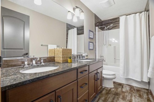 12 Aspen Cliff Close Sw, Calgary, AB - Indoor Photo Showing Bathroom