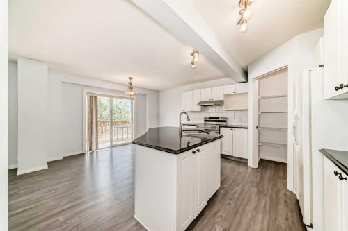 13 Harvest Park Place Ne, Calgary, AB - Indoor Photo Showing Kitchen