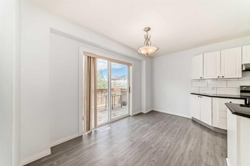 13 Harvest Park Place Ne, Calgary, AB - Indoor Photo Showing Kitchen