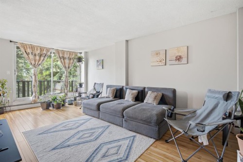 1405 17 Avenue Nw, Calgary, AB 