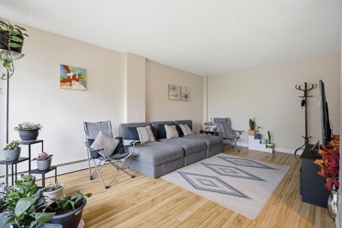 1405 17 Avenue Nw, Calgary, AB 