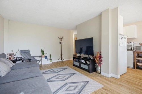 1405 17 Avenue Nw, Calgary, AB 
