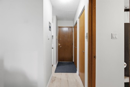 1405 17 Avenue Nw, Calgary, AB 