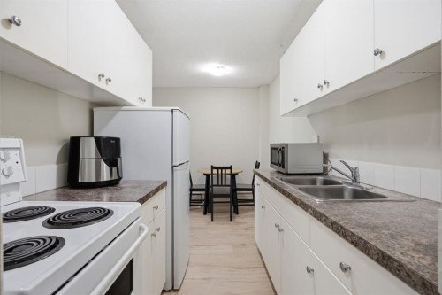 1405 17 Avenue Nw, Calgary, AB 