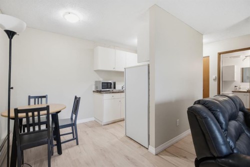 1405 17 Avenue Nw, Calgary, AB 