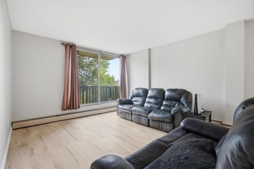 1405 17 Avenue Nw, Calgary, AB 