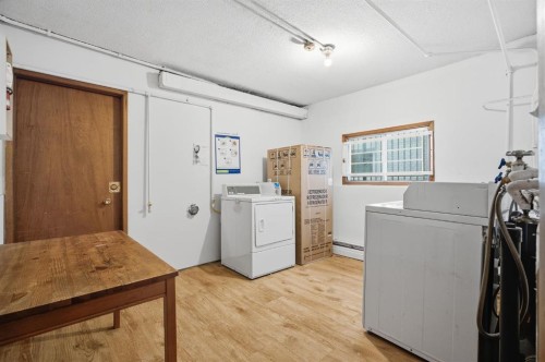 1405 17 Avenue Nw, Calgary, AB 