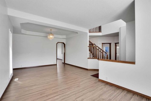 9143 Edgebrook Drive Nw, Calgary, AB - Indoor Photo Showing Other Room