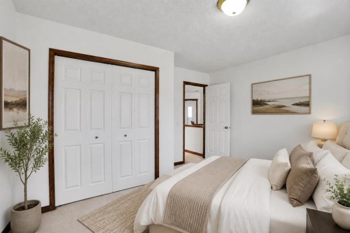 9143 Edgebrook Drive Nw, Calgary, AB - Indoor Photo Showing Bedroom