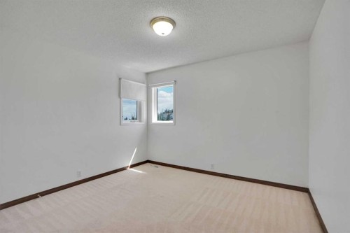 9143 Edgebrook Drive Nw, Calgary, AB - Indoor Photo Showing Other Room