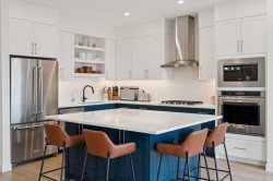 195 Greenwich Drive NW Calgary, AB T3B 6P1