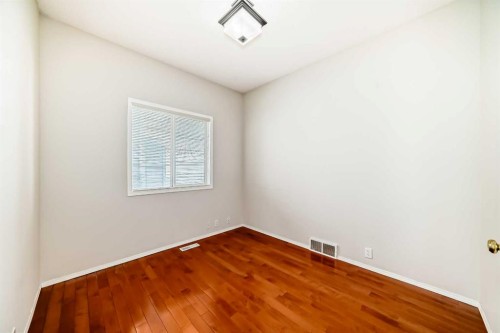 68 Scenic View Close Nw, Calgary, AB - Indoor Photo Showing Other Room