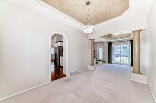 68 Scenic View Close Nw, Calgary, AB - Indoor Photo Showing Other Room