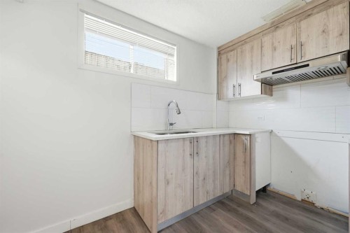 3710 Catalina Boulevard Ne, Calgary, AB - Indoor