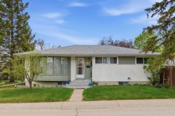 6004 Lloyd Crescent SW Calgary, AB T3E 5V7