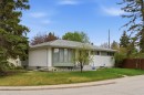 6004 Lloyd Crescent Sw, Calgary, AB  - Outdoor 