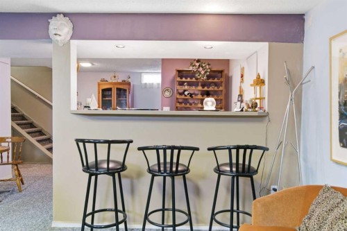 6004 Lloyd Crescent Sw, Calgary, AB - Indoor Photo Showing Other Room