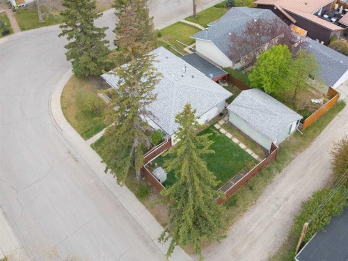 6004 Lloyd Crescent Sw, Calgary, AB - Outdoor With View