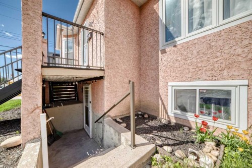 6907 6 Street Sw, Calgary, AB - Outdoor With Exterior