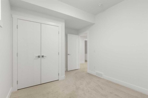 376 Muirfield Crescent, Lyalta, AB - Indoor With Storage