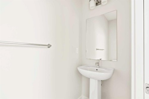 885 Livingston View Ne, Calgary, AB - Indoor Photo Showing Bathroom