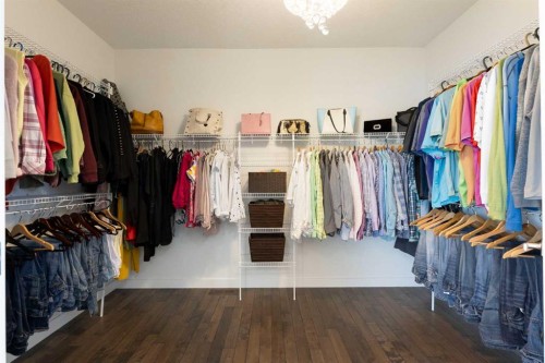 71 Muirfield Close, Lyalta, AB - Indoor With Storage
