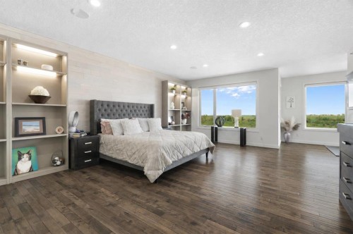 71 Muirfield Close, Lyalta, AB - Indoor Photo Showing Bedroom