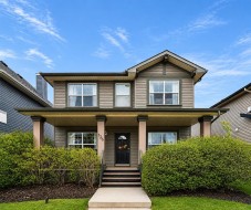 136 Prestwick Estate Way SE Calgary, AB T2Z 3Z2
