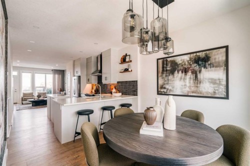 708 Sovereign Common Sw, Calgary, AB - Indoor Photo Showing Dining Room