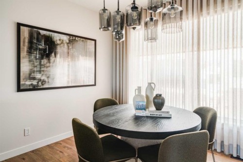 708 Sovereign Common Sw, Calgary, AB - Indoor Photo Showing Dining Room