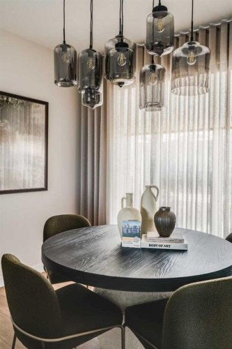 708 Sovereign Common Sw, Calgary, AB - Indoor Photo Showing Dining Room