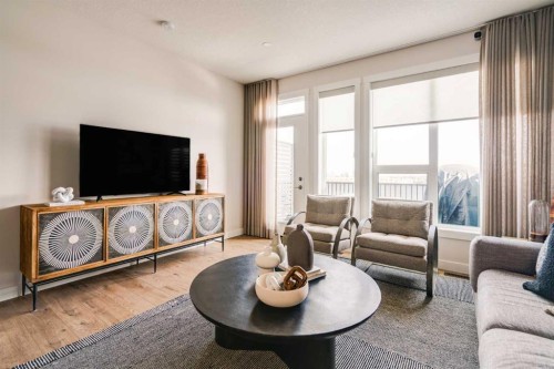 708 Sovereign Common Sw, Calgary, AB - Indoor Photo Showing Living Room