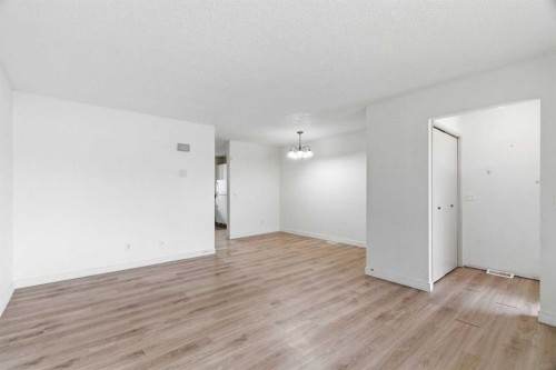 804 Madeira Drive Ne, Calgary, AB - Indoor Photo Showing Other Room