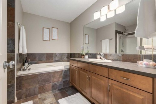 3117 Don Ethell Boulevard Sw, Calgary, AB - Indoor Photo Showing Bathroom